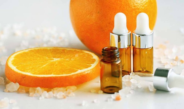 Why It's Key to Use Vitamin C in Your 20s (And Beyond!)